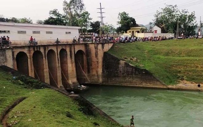 Cô gái trẻ nghi nhảy cầu tự tử sau khi nhắn tin chỉ chỗ cho mẹ 'đến nhận xác con về'