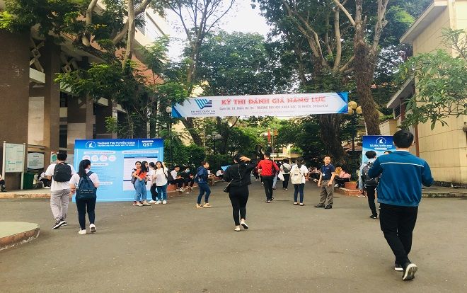 Sáng nay, hơn 37.000 thí sinh hào hứng bước vào kỳ thi đánh giá năng lực của ĐHQG TP. HCM