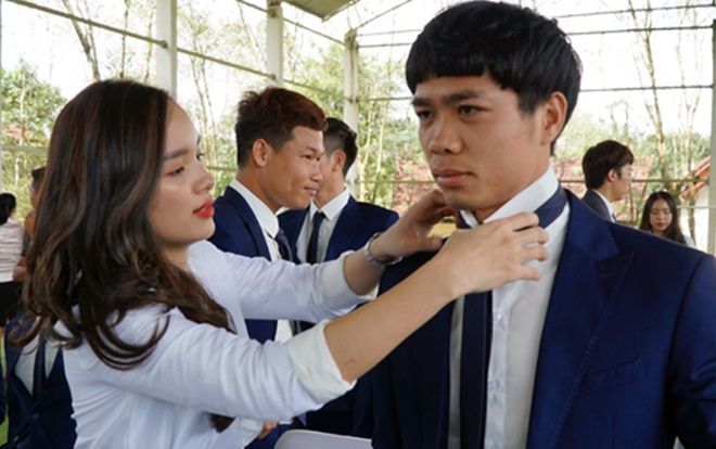 Cầu hôn bạn gái vào tối 31/3, Công Phượng sắp cưới vợ