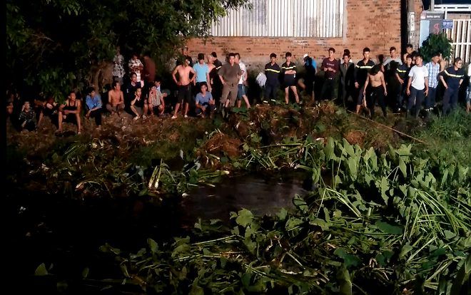 Cướp tiệm vàng bị truy đuổi, nam thanh niên nhảy xuống kênh mất tích ở Sài Gòn