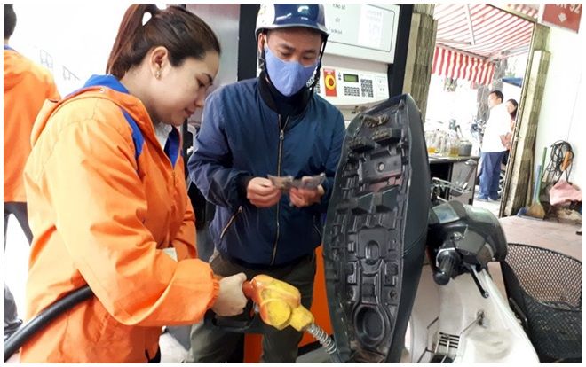 Giá xăng tăng mạnh từ 17h chiều nay