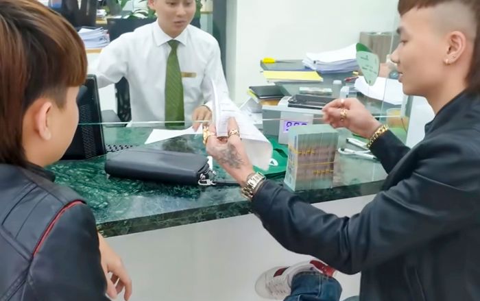 Khá 'bảnh' kiếm hàng tỷ đồng trên mạng: Ai quản lý luồng tiền?