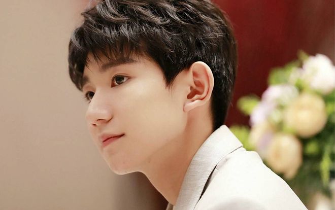 Vương Nguyên thắng lợi khi bị vu khống phẫu thuật thẩm mỹ, được bồi thường tinh thần 12 triệu đồng