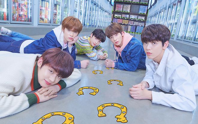 Debut vừa tròn 1 tháng, TXT đã nhanh chóng dẫn đầu bảng xếp hạng Hanteo tháng 3 với lượng album cao ngất