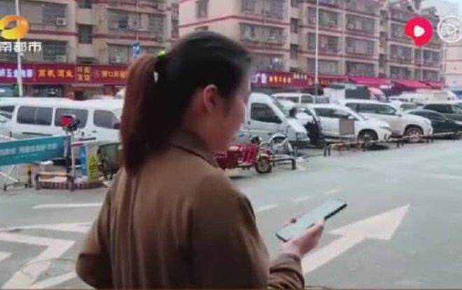 Sốc khị bị đuổi việc vì không dự lễ cưới của đồng nghiệp, ông chủ bảo: 'Nhập gia tùy tục'