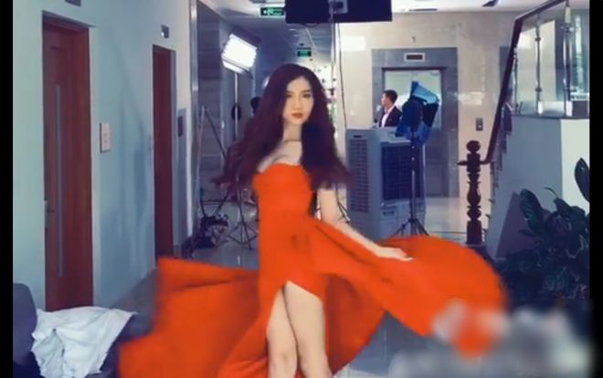 Nhật Hà khoe trình catwalk cực đỉnh, fan reo hò nhưng lại tiếc nuối vì điều này