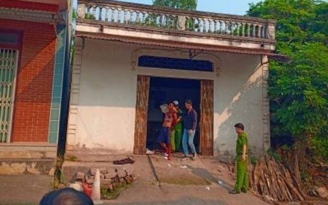 Con trai cầm dao đuổi chém bố mẹ ruột nguy kịch