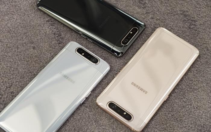 Trên tay nhanh Samsung Galaxy A80: Camera 'xoay lật' 180 độ và màn hình chất chưa từng có!