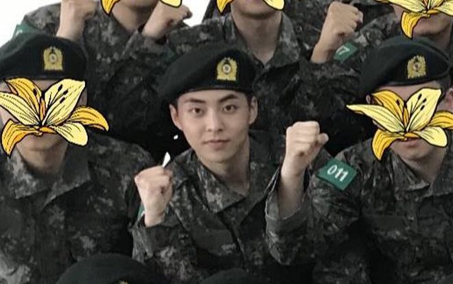Rò rỉ ảnh Xiumin (EXO) trong quân đội, fan mong anh tự chăm sóc sức khỏe và hoàn thành trách nhiệm