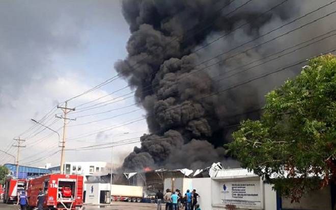 Cháy cực lớn trong khu công nghiệp Sóng Thần Bình Dương