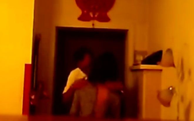 Chồng bất ngờ phát hiện bị vợ 'cắm sừng khi để quên máy quay ở nhà, danh tính kẻ thứ 3 còn sốc hơn