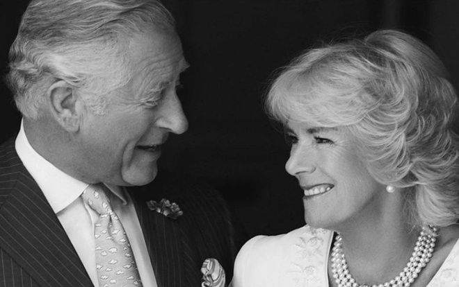 Thân vương Charles rạng ngời hạnh phúc bên người vợ thứ 2 nhân kỷ niệm 14 năm ngày cưới