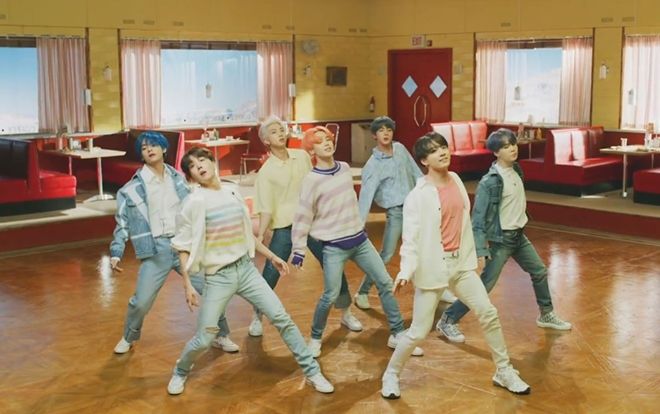 Vừa ra mắt vài tiếng đồng hồ, BTS đã thống trị trên toàn bộ iTunes Mỹ