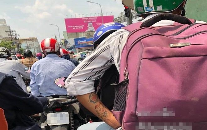 Cư dân mạng thích thú với hình xăm Doraemon của chàng trai 'hổ báo trường mẫu giáo'