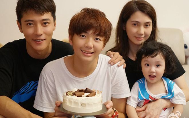 Hồng Hân không cần người khác phải thương cảm: 18 năm trước dám làm mẹ đơn thân, dành tài sản để chừa đường lui cho mình