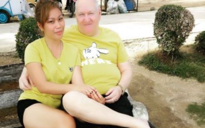 Cụ ông 71 tuổi trúng 'tiếng sét ái tình' của cô gái 23 ngay lần nói chuyện đầu tiên