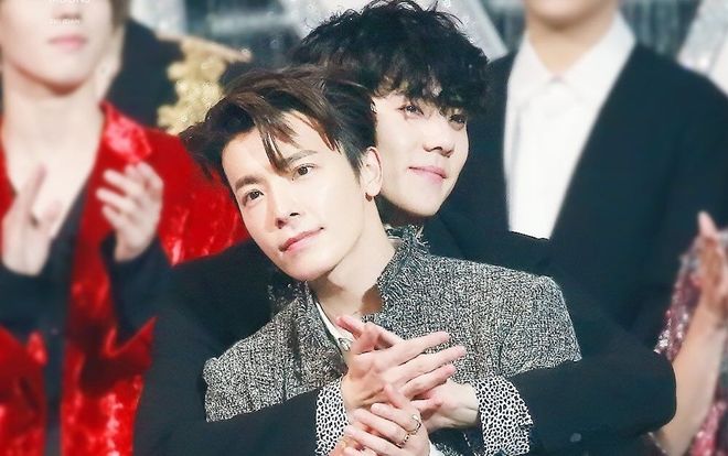 Em út Sehun (EXO) quẩy cực sung trong concert của tiền bối Super Junior D&E