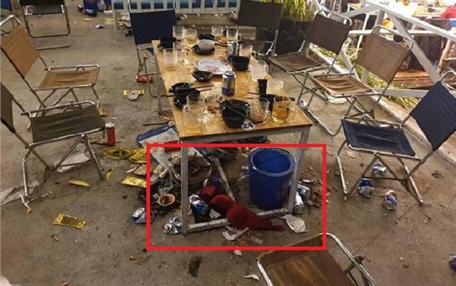 Nhậu nhẹt tưng bừng ngày lễ đến rớt cả áo ngực xuống bàn, vị khách nữ khiến nhiều người ngao ngán