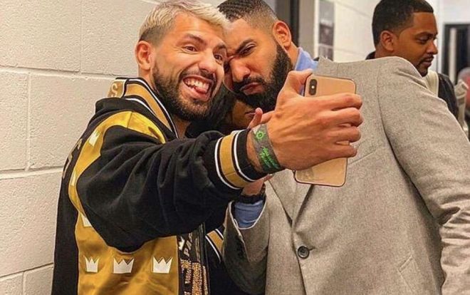 CHUYỆN LẠ: AS Roma cấm cầu thủ chụp hình với ca sỹ chuyên mang lại xui xẻo