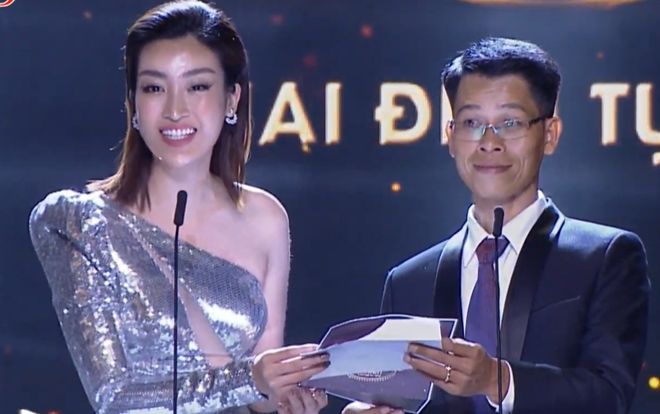 Khoảnh khắc khó tả tại Cống Hiến 2019: Đỗ Mỹ Linh nhầm lẫn nghiêm trọng gọi Hà Anh Tuấn là… nữ ca sĩ