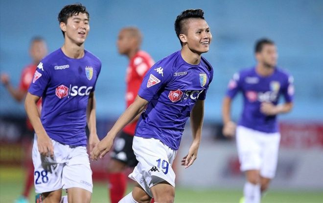 Quang Hải rực sáng cùng Hà Nội FC trong ngày Công Phượng đi 'tắm sớm'