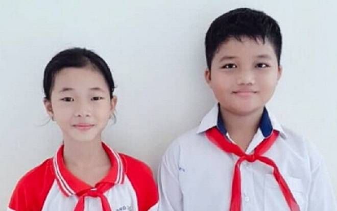 Nhặt được ví tiền hơn 7 triệu đồng, 2 học sinh lớp 4 mang trả lại người mất