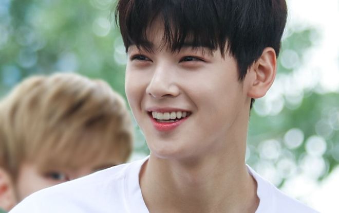 Cha Eun-woo (ASTRO) - chàng ca sĩ nổi danh với biệt tài… chọc cười thiên hạ