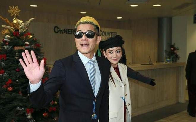 Thiên vương Quách Phú Thành đón con gái ở tuổi 54