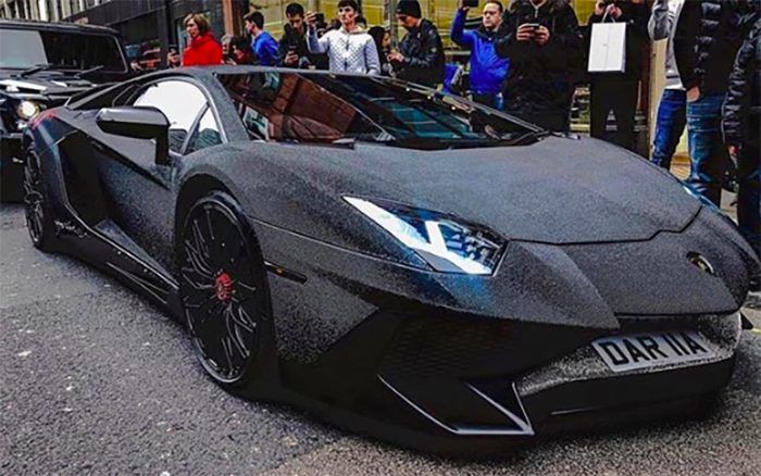 Cận cảnh chiếc Lamborghini đã sang chảnh lại còn được gắn thêm 2 triệu viên đá quý Swarovski