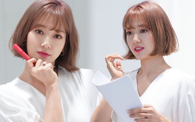 'Nữ thần tháng Tư' Park Shin Hye đẹp xuất sắc trong bộ váy trắng tinh khôi