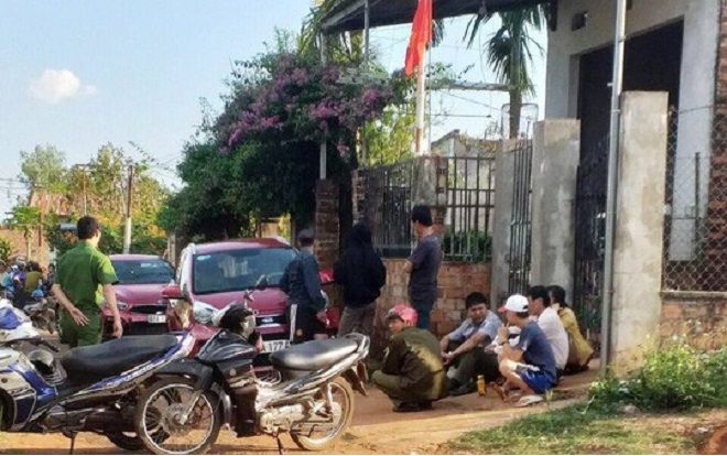 Mắc nợ giang hồ, vợ uống thuốc tự tử, chồng bị nổ mìn nguy kịch tại nhà