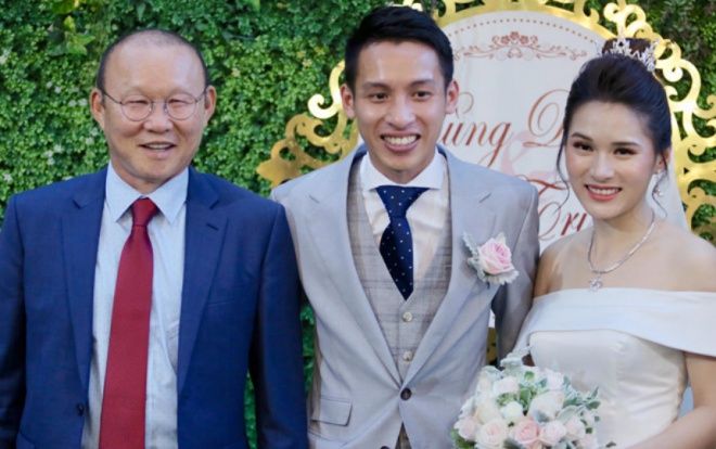 CLIP VUI: HLV Park ‘hoang mang’ khi dự đám cưới trò cưng