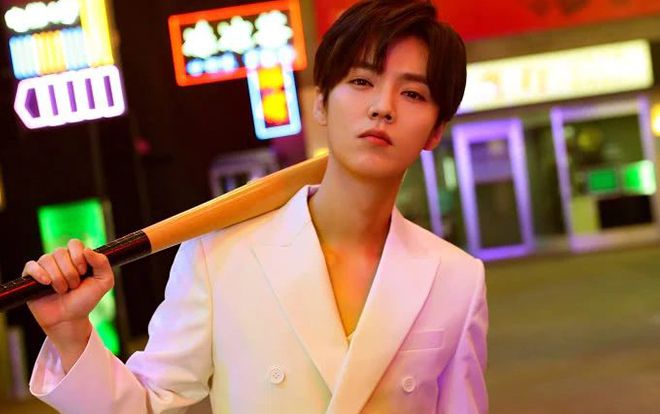 Fan Lộc Hàm xâu xé công ty, chửi nhân viên bất tài - Mọi chuyện đều do hình ảnh qua đêm với Quan Hiểu Đồng gây ra?