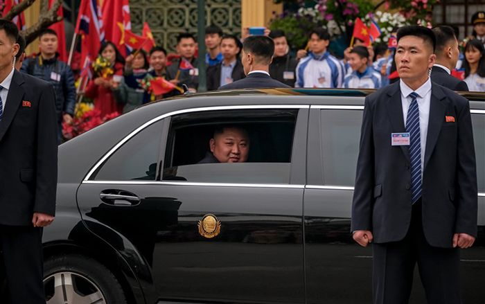 Chẳng ai biết ông Kim Jong Un đã mua siêu xe Mercedes-Benz bằng cách nào