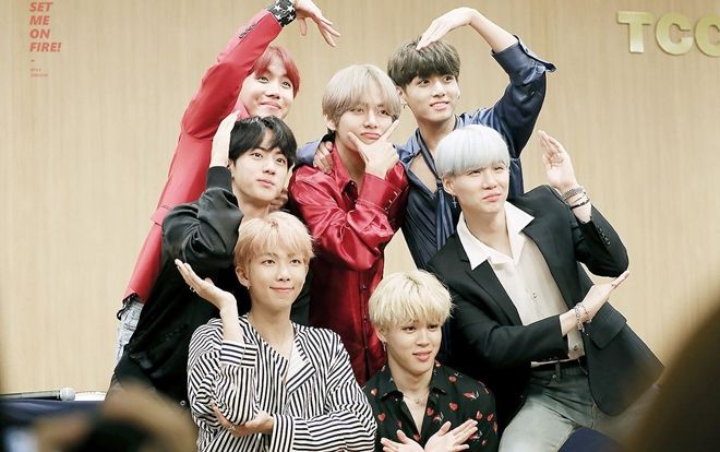 Nữ bảo vệ gây rắc rối cho BTS vì cư xử thô lỗ với fan: Netizen Hàn phẫn nộ yêu cầu Big Hit giải quyết!