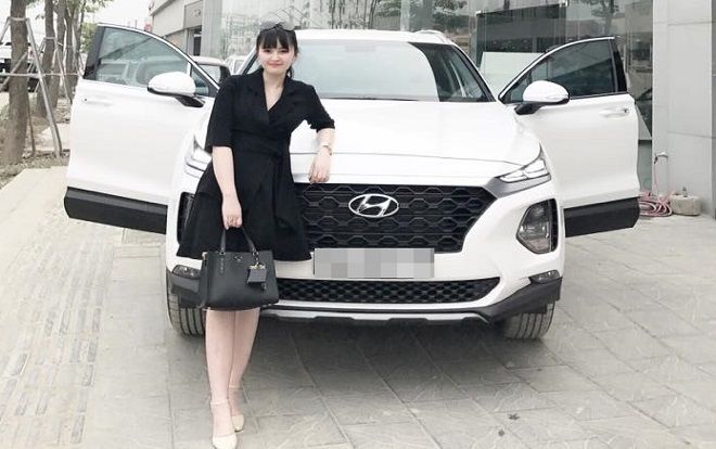 Tậu xế xịn, sở hữu công ty riêng ở tuổi 27, mẹ nuôi của em bé Lào Cai gây choáng