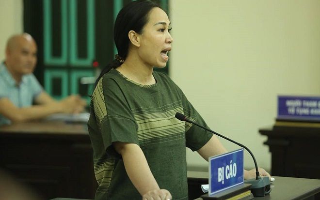 Bắt tạm giam người phụ nữ ném ma túy vào xe hòng tống bạn trai đi tù