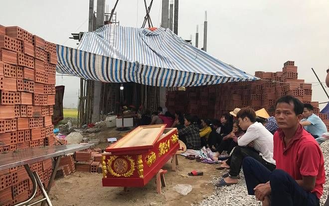 Tạm giữ đối tượng mang thi thể đến nhà chủ nợ 'đòi công bằng'