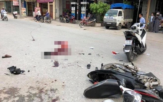Va chạm với đoàn xe rước dâu, thanh niên cùng cha ruột tử vong tại chỗ thương tâm