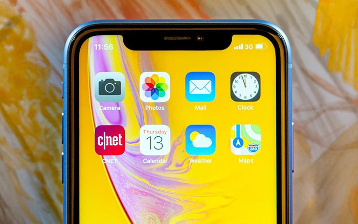 Doanh số iPhone tiếp tục ì ạch, Tim Cook bất ngờ gọi AirPods là 'hiện tượng văn hoá'