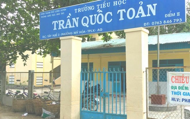 Khởi tố, bắt tạm giam gã phụ huynh 'nựng' má, dâm ô 6 học sinh lớp 1