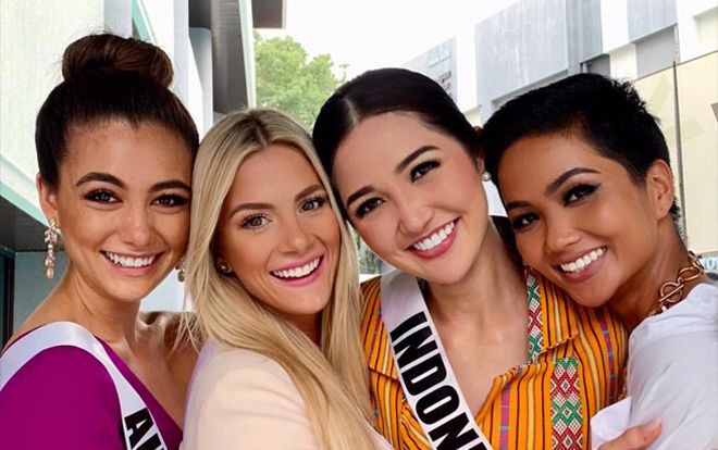 'Phản ứng' của Hoa hậu Mỹ sau chia sẻ của H'Hen Niê: 'H'Hen Niê này, cậu làm tớ khóc đấy!'