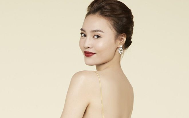 Xuất hiện đầy mạnh mẽ trong game show mới, nhưng Lan Ngọc vẫn thể hiện nét đẹp đầy nữ tính, quyến rũ và gợi cảm