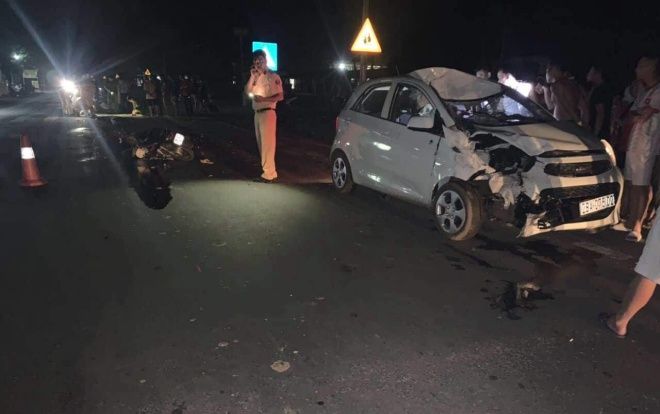 Ô tô đấu đầu xe máy, hai vợ chồng trẻ tử vong thương tâm