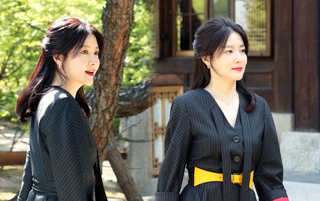 Lee Young Ae gây sốt truyền thông với dung nhan tuyệt mỹ ở tuổi 48