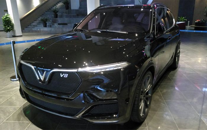 Cận cảnh siêu SUV VinFast Lux V8 xuất hiện tại nhà máy ở Hải Phòng