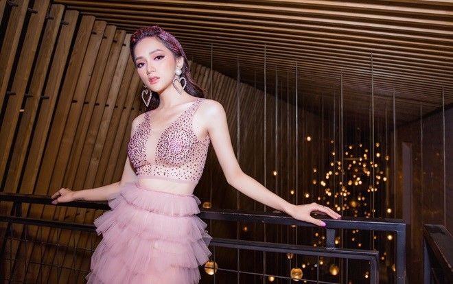 Không chỉ KARD, Ha Sungwoon (Wanna One), Hương Giang sẽ lần đầu tiên tổ chức fansign tại Việt Nam