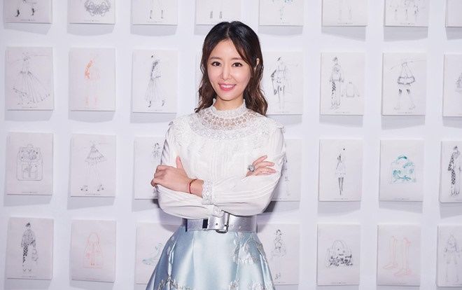 Khoe eo thon khi xuất hiện ở sự kiện, Lâm Tâm Như đập tan tin đồn đang mang bầu