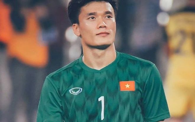 Thủ môn Bùi Tiến Dũng lần đầu được ra sân ở V.League 2019