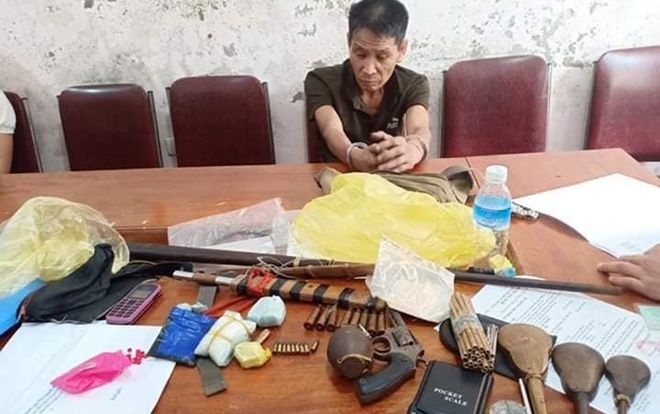 Bắt đối tượng truy nã đặc biệt, triệt xóa tụ điểm ma túy sử dụng vũ khí nóng